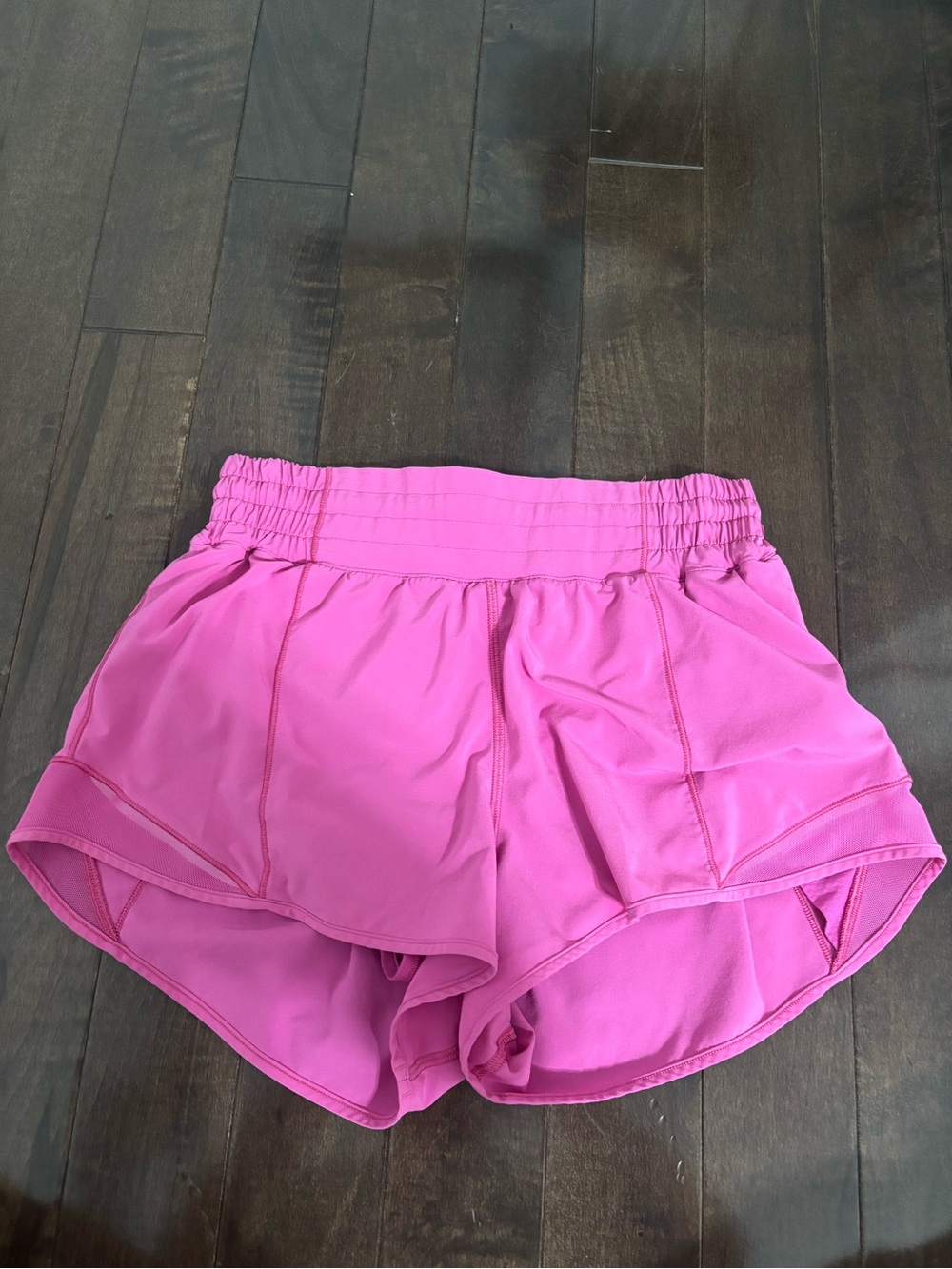 High rise 2.5 hotty hot bright print lululemon shorts